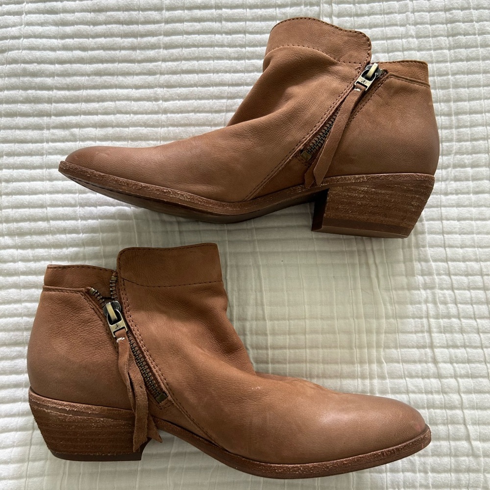 Sam Edelman zip up ankle boots - size 7